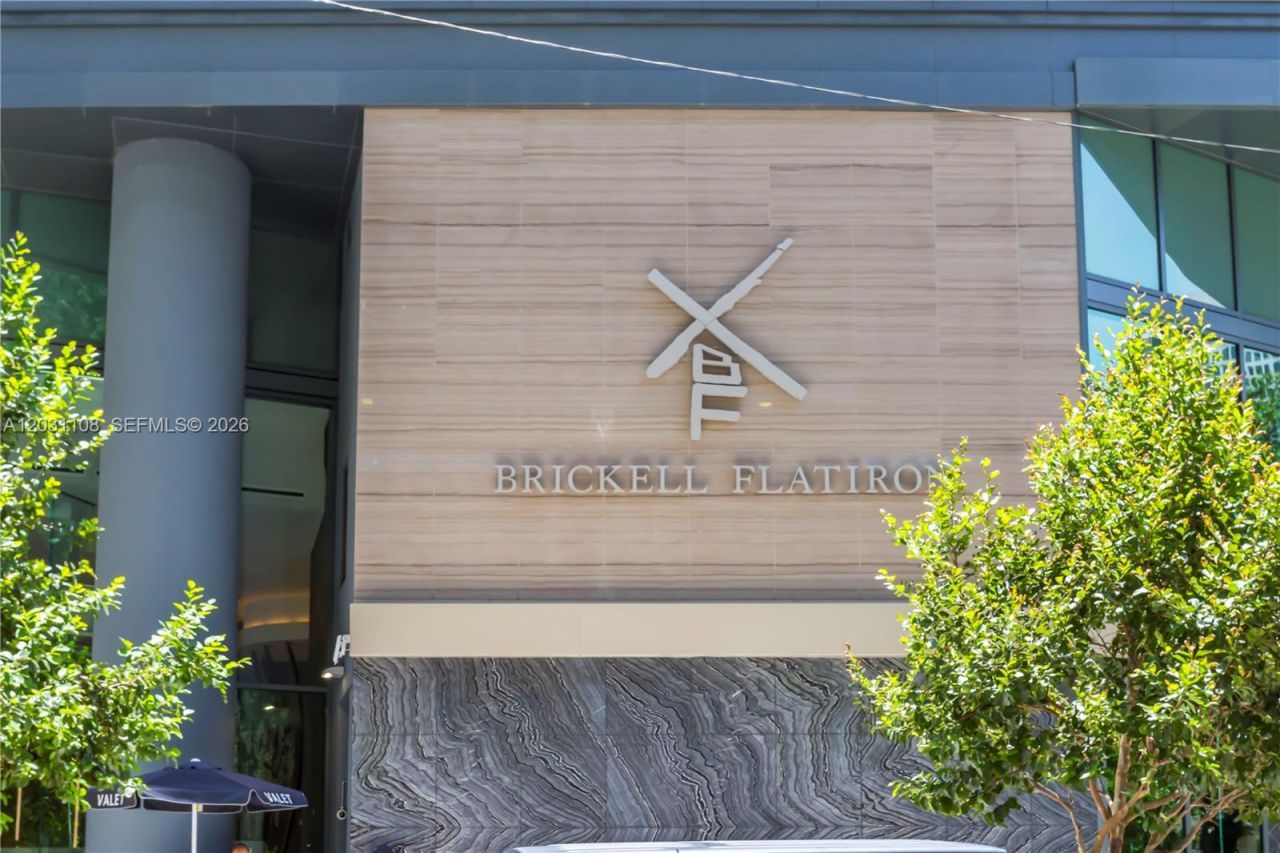 1000 Brickell Plz , Unit 4609, Miami, FL 33131 Photo