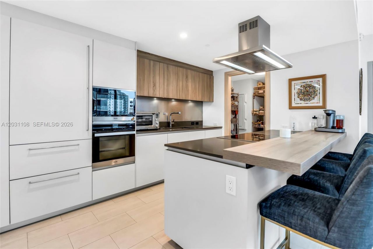 1000 Brickell Plz , Unit 4609, Miami, FL 33131 Photo