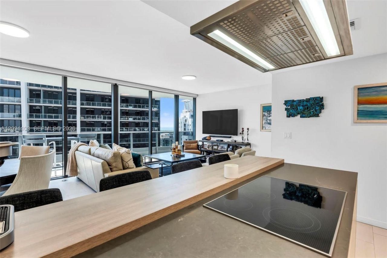 1000 Brickell Plz , Unit 4609, Miami, FL 33131 Photo