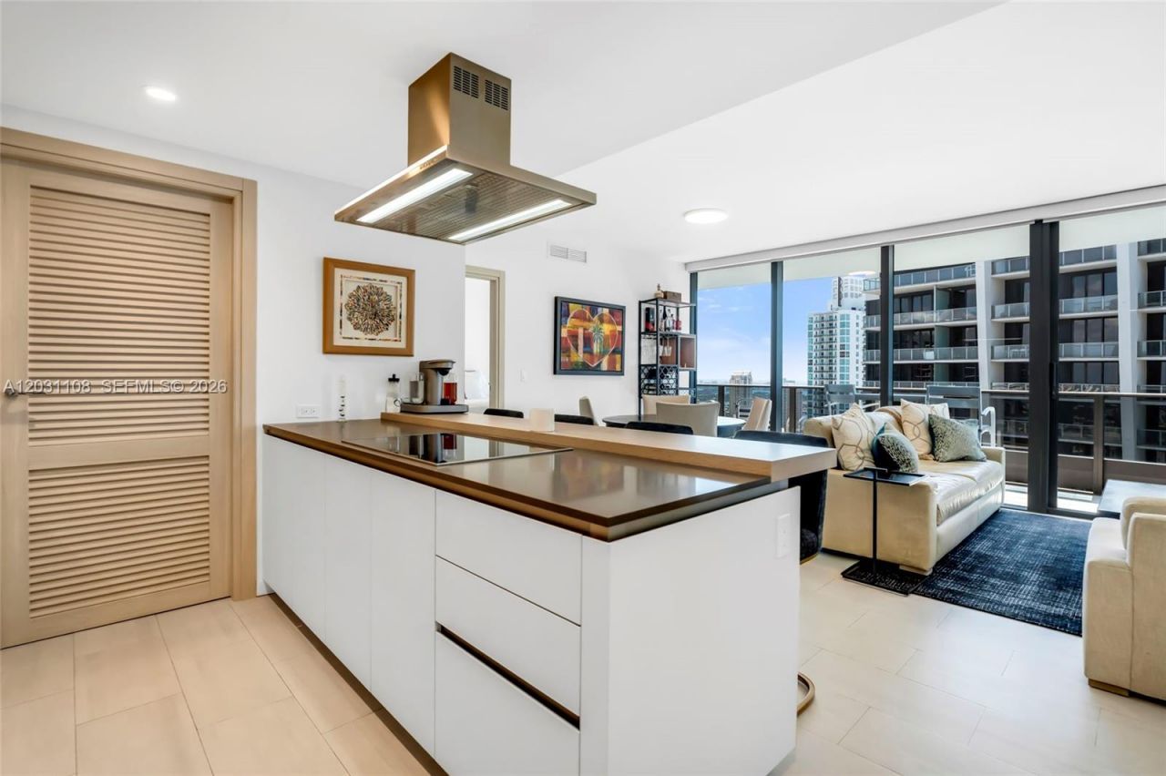 1000 Brickell Plz , Unit 4609, Miami, FL 33131 Photo