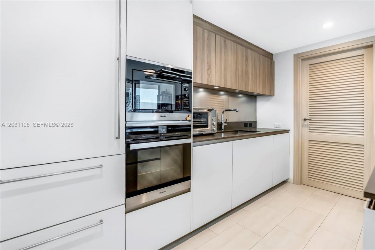 1000 Brickell Plz , Unit 4609, Miami, FL 33131 Photo