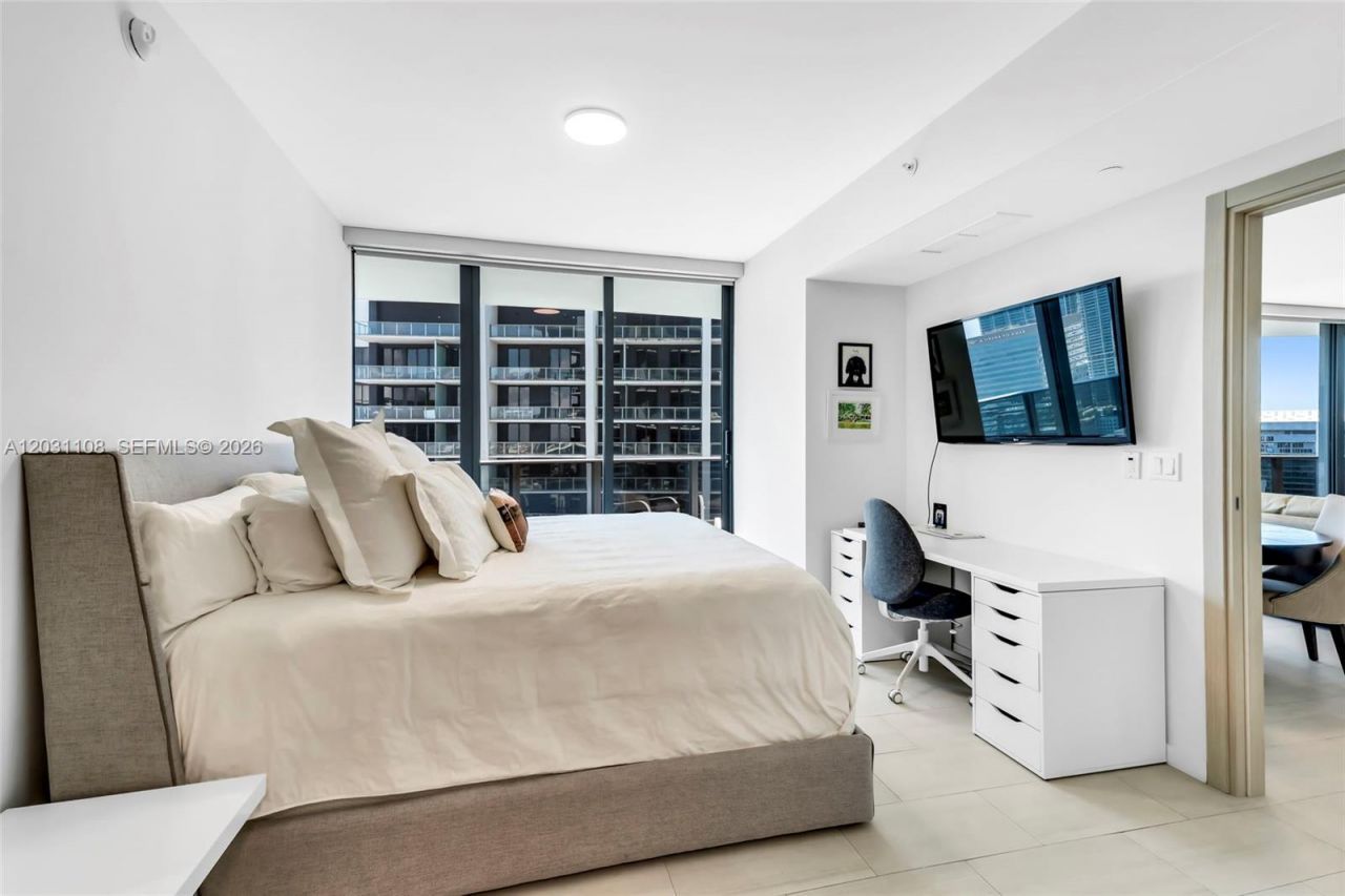 1000 Brickell Plz , Unit 4609, Miami, FL 33131 Photo
