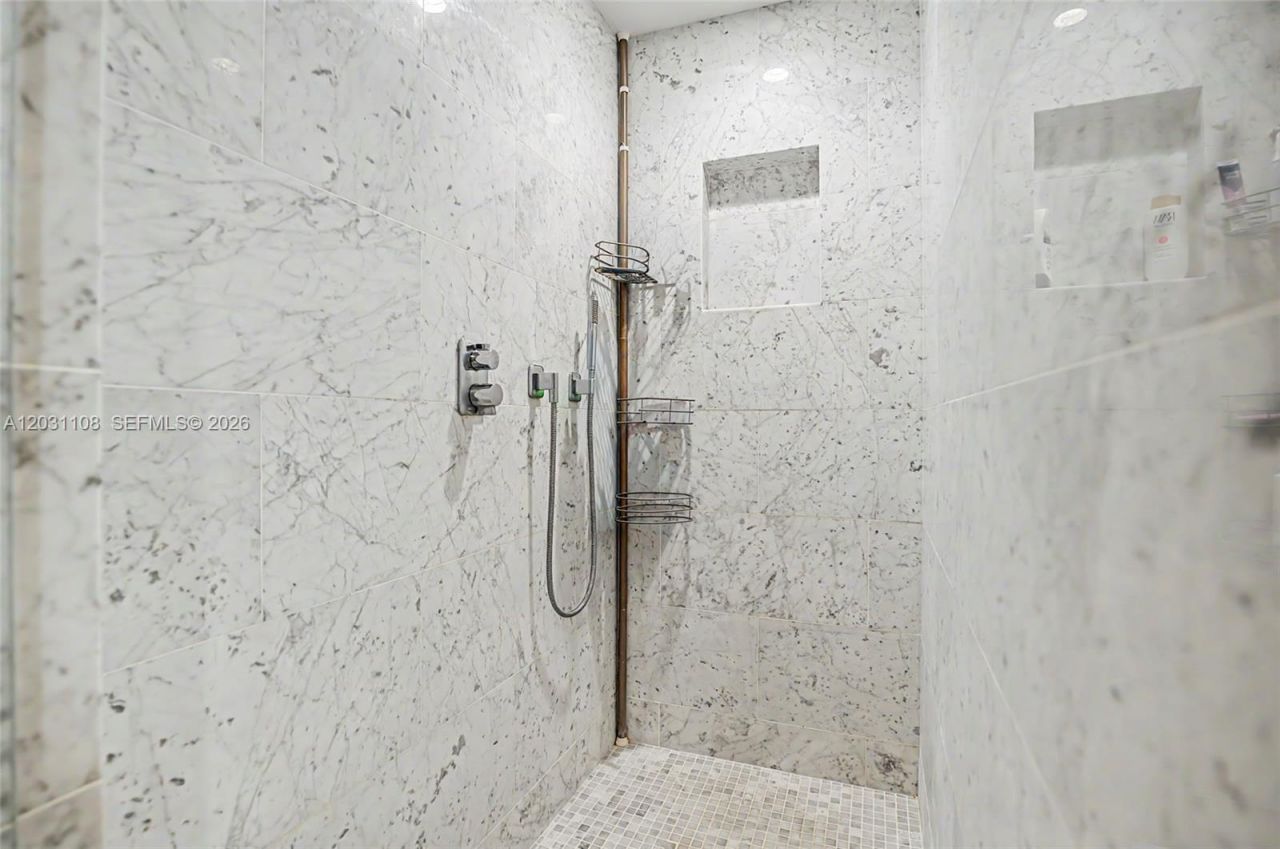 1000 Brickell Plz , Unit 4609, Miami, FL 33131 Photo