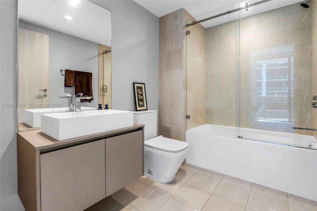 1000 Brickell Plz , Unit 4609, Miami, FL 33131 Photo