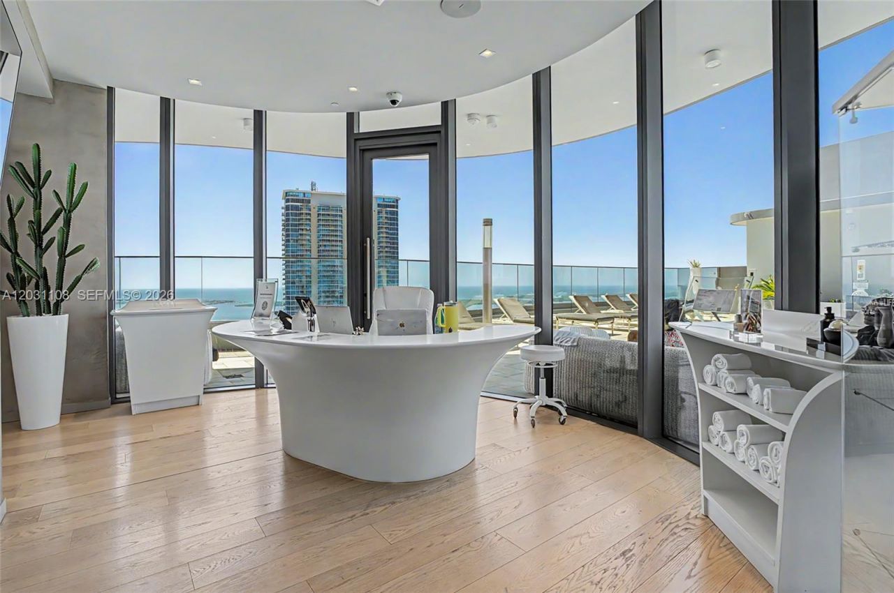 1000 Brickell Plz , Unit 4609, Miami, FL 33131 Photo