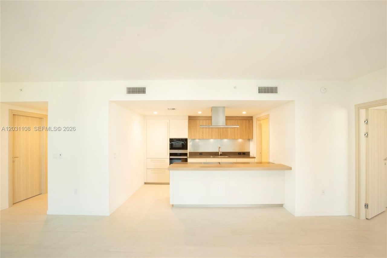 1000 Brickell Plz , Unit 4609, Miami, FL 33131 Photo