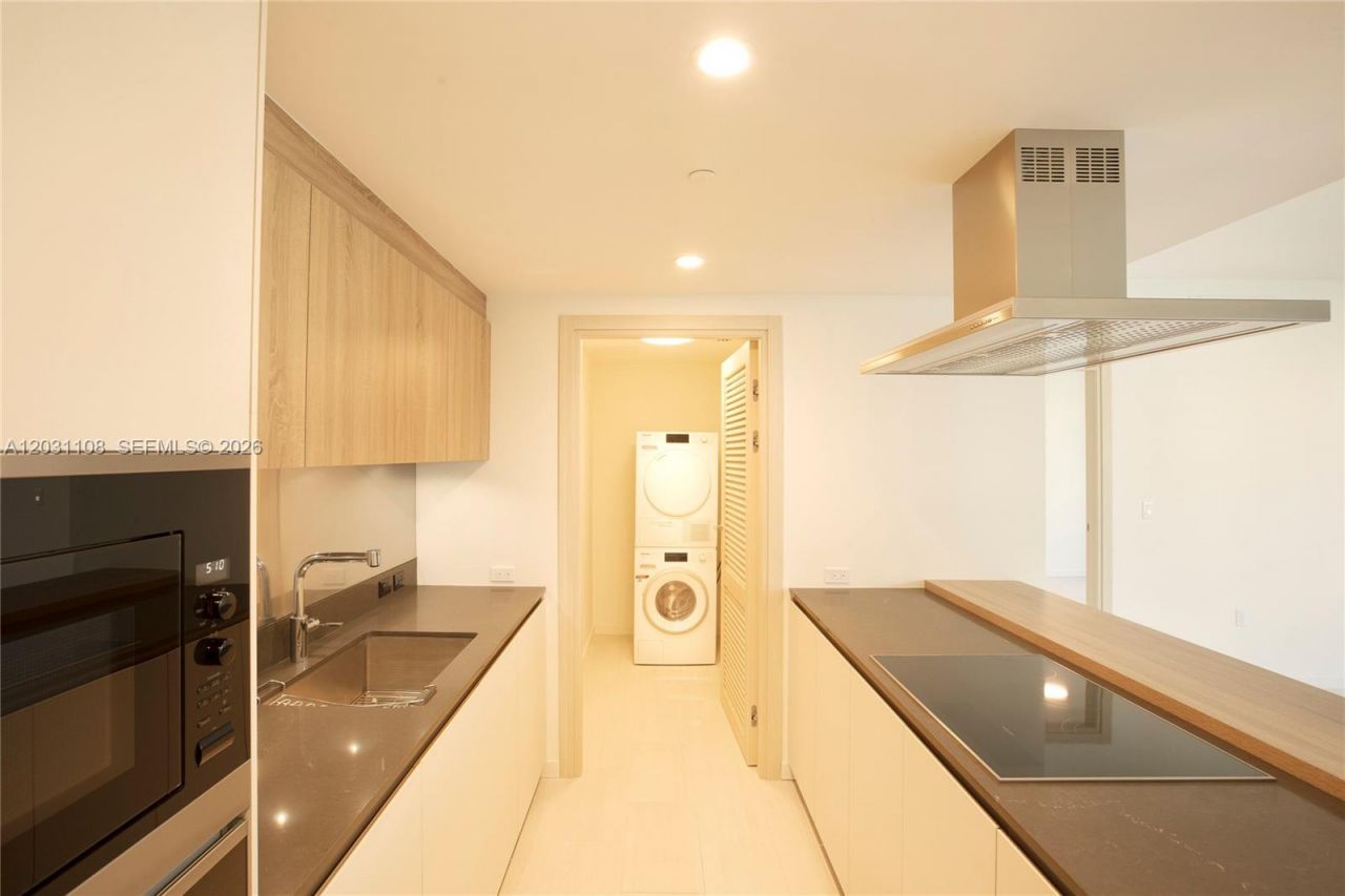 1000 Brickell Plz , Unit 4609, Miami, FL 33131 Photo