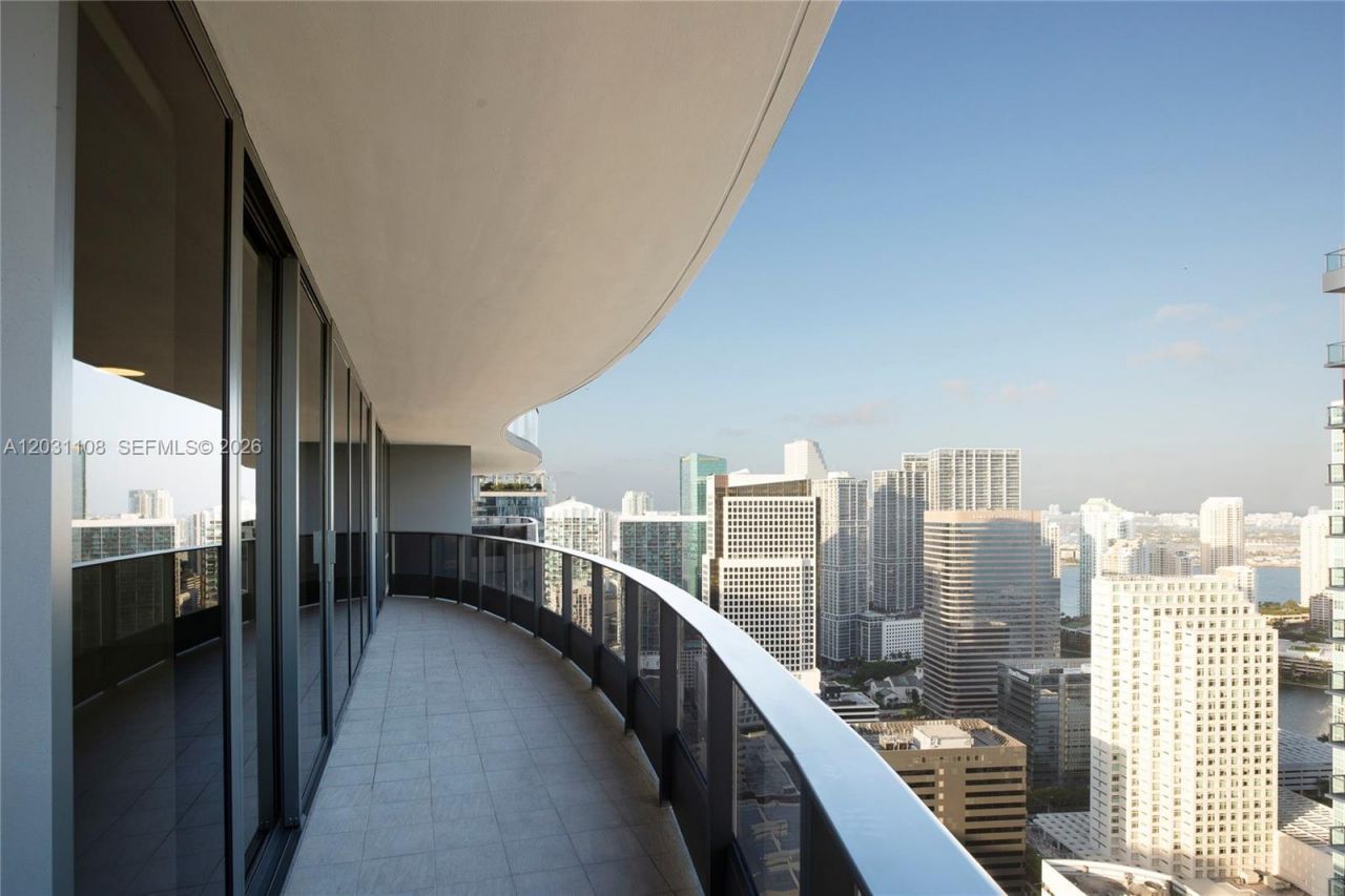 1000 Brickell Plz , Unit 4609, Miami, FL 33131 Photo