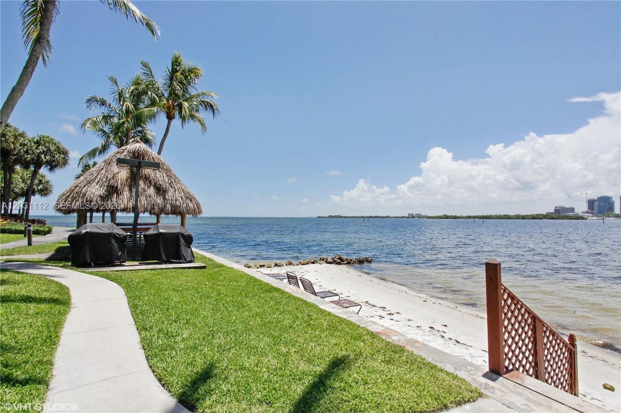 2 Grove Isle Dr , Unit BPH10, Miami, FL 33133 Photo