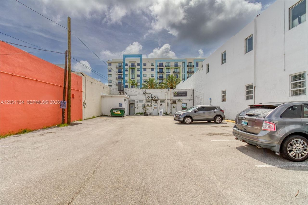 13 N Federal Hwy, Dania Beach, FL 33004 Photo