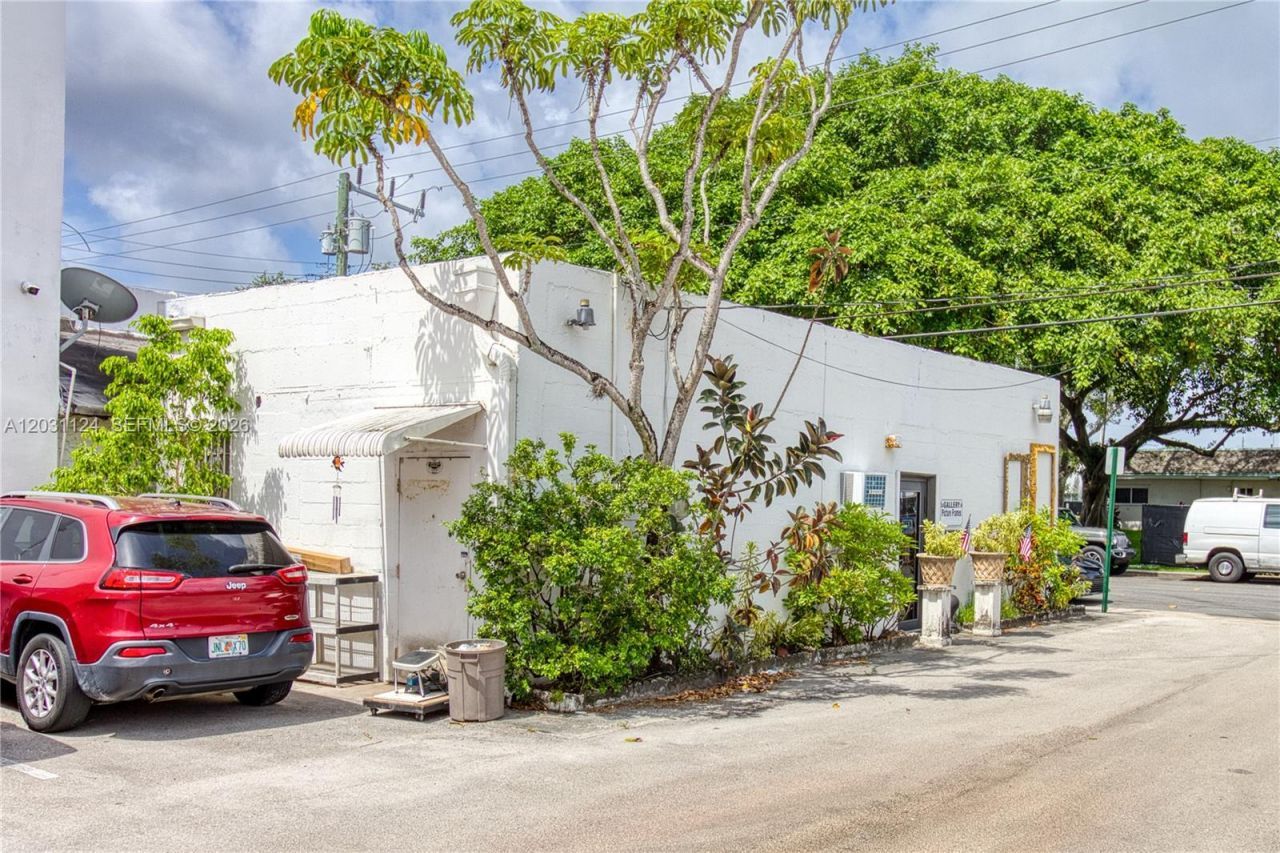 13 N Federal Hwy, Dania Beach, FL 33004 Photo