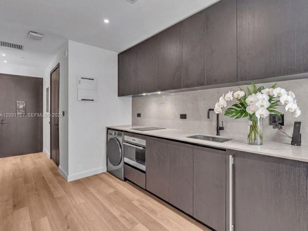 20 NE 11th St , Unit 3106B, Miami, FL 33132