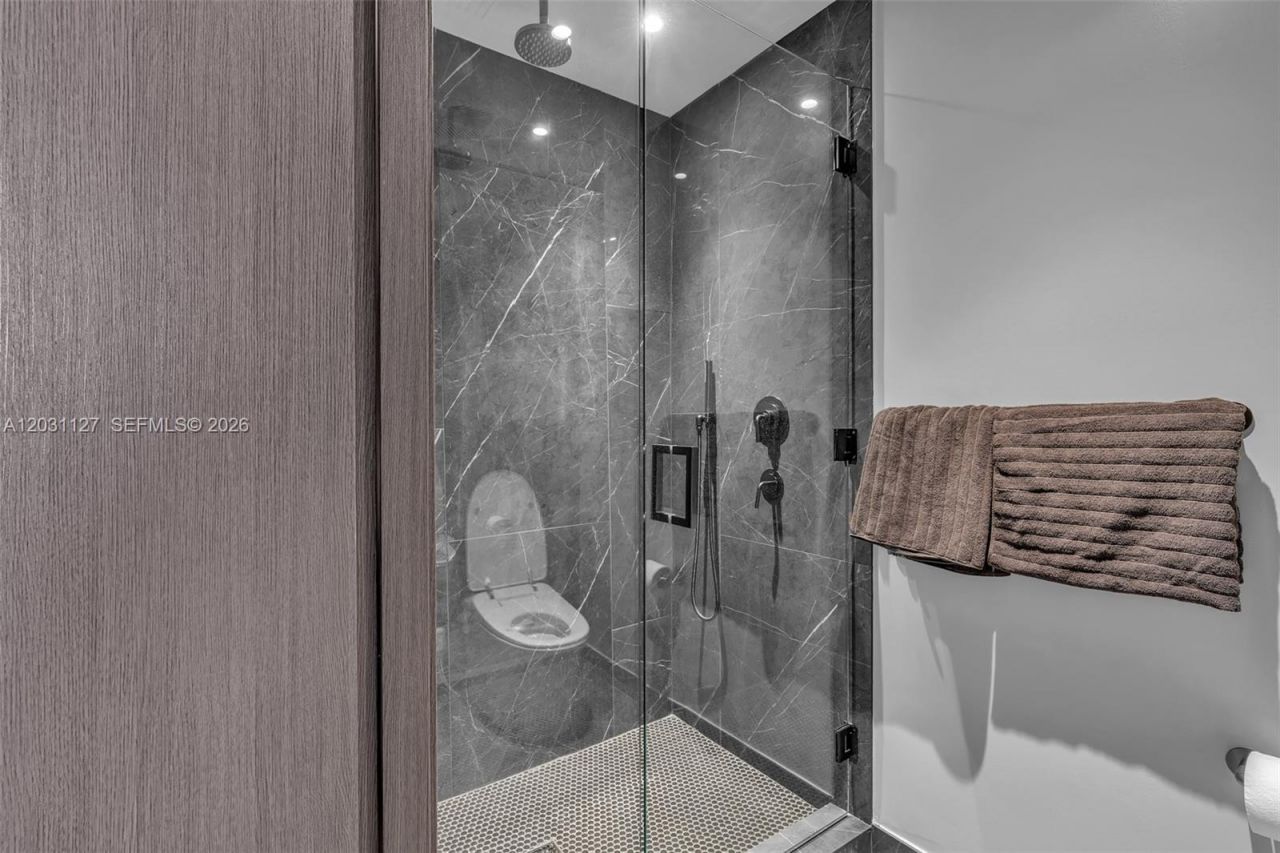 20 NE 11th St , Unit 3106B, Miami, FL 33132 Photo