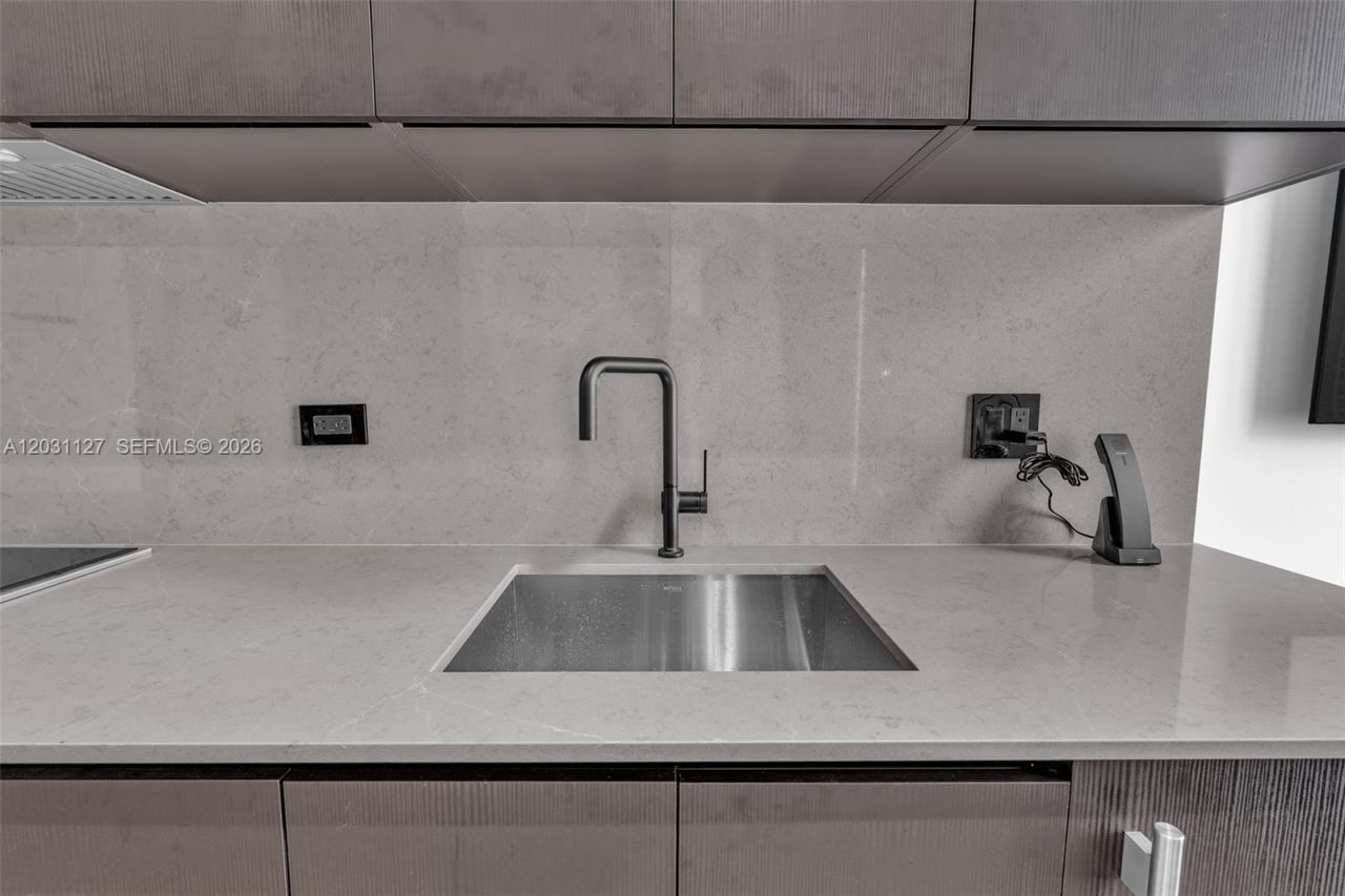 20 NE 11th St , Unit 3106B, Miami, FL 33132 Photo