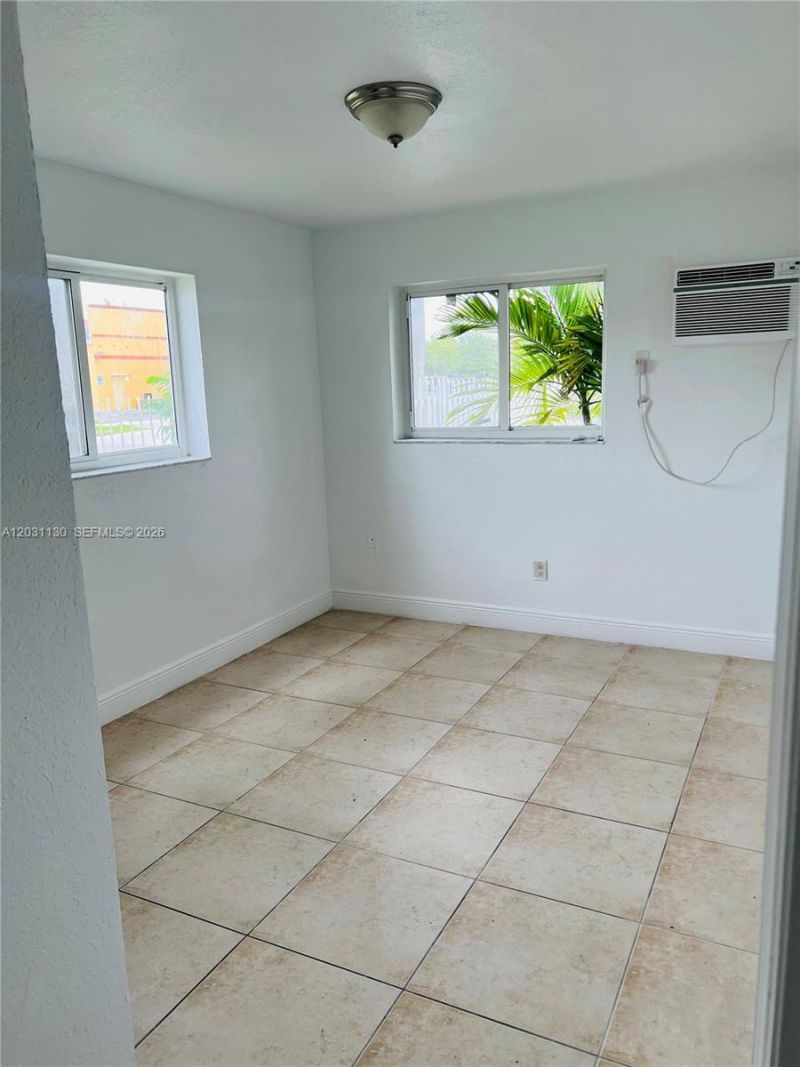 880 NE 18th Ave , Unit 3, Homestead, FL 33033 Photo