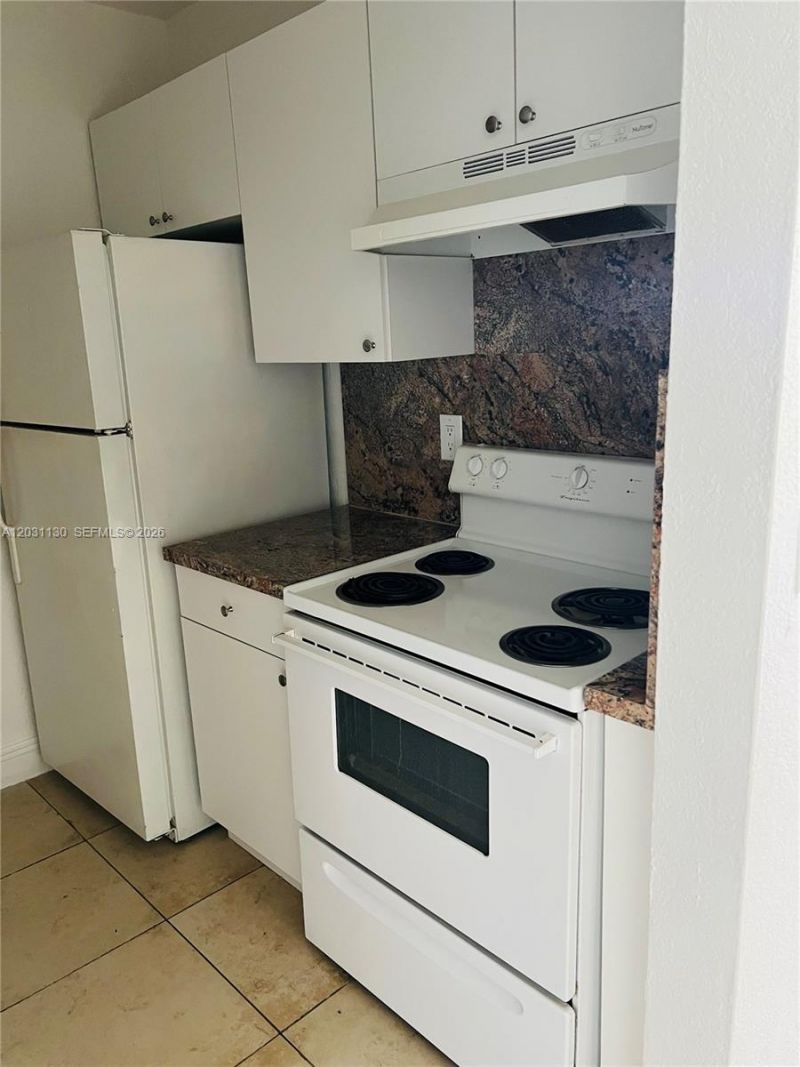 880 NE 18th Ave , Unit 3, Homestead, FL 33033 Photo