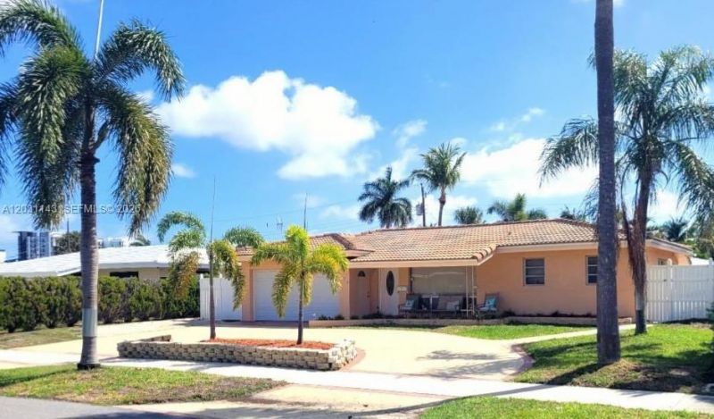 270 SE 1st Ter , Pompano Beach, FL 33060 Main Photo