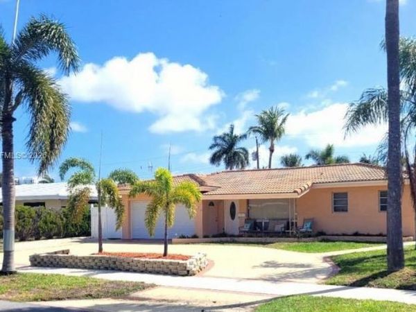 270 SE 1st Ter , Pompano Beach, FL 33060