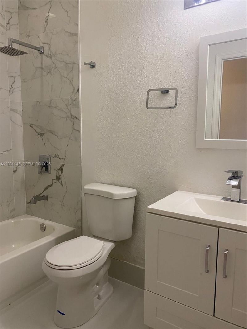 11201 NW 83rd St , Unit 202, Doral, FL 33178 Photo