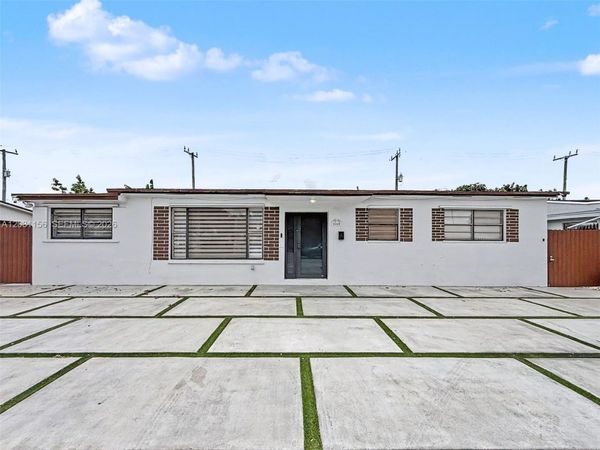 4265 W 8th Ave , Hialeah, FL 33012