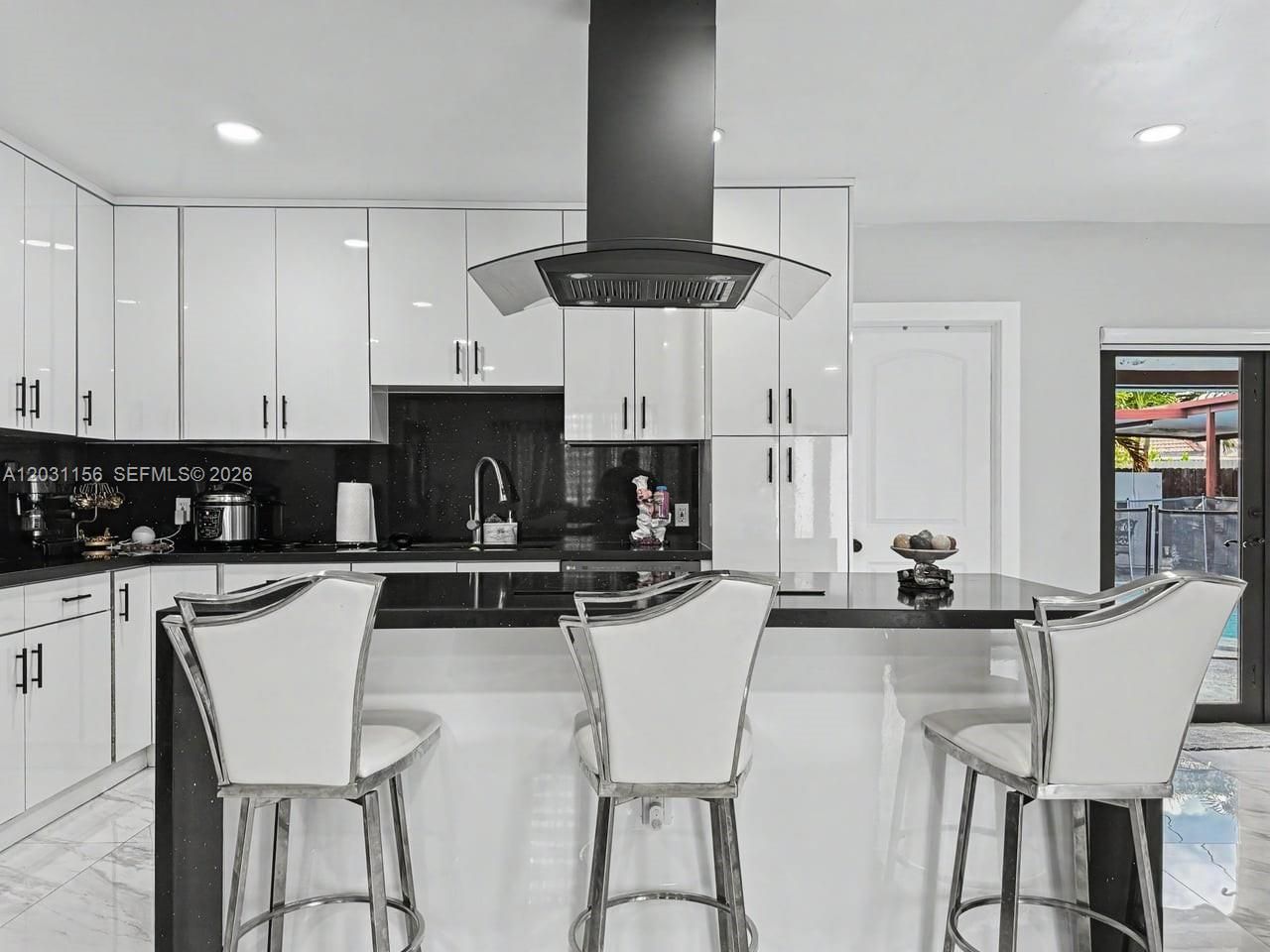 4265 W 8th Ave , Hialeah, FL 33012 Photo