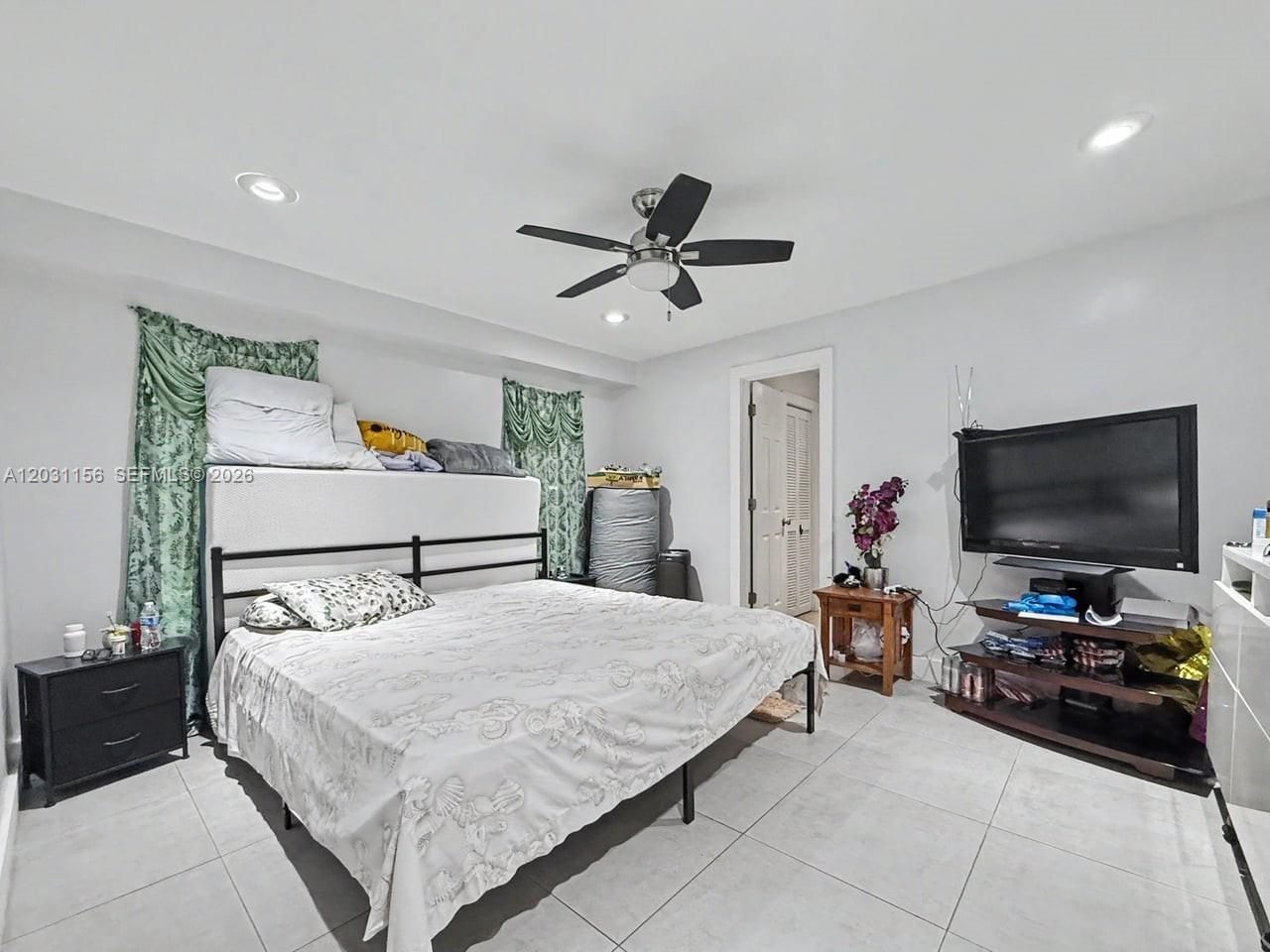 4265 W 8th Ave , Hialeah, FL 33012 Photo