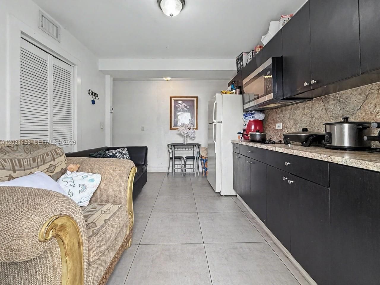 4265 W 8th Ave , Hialeah, FL 33012 Photo
