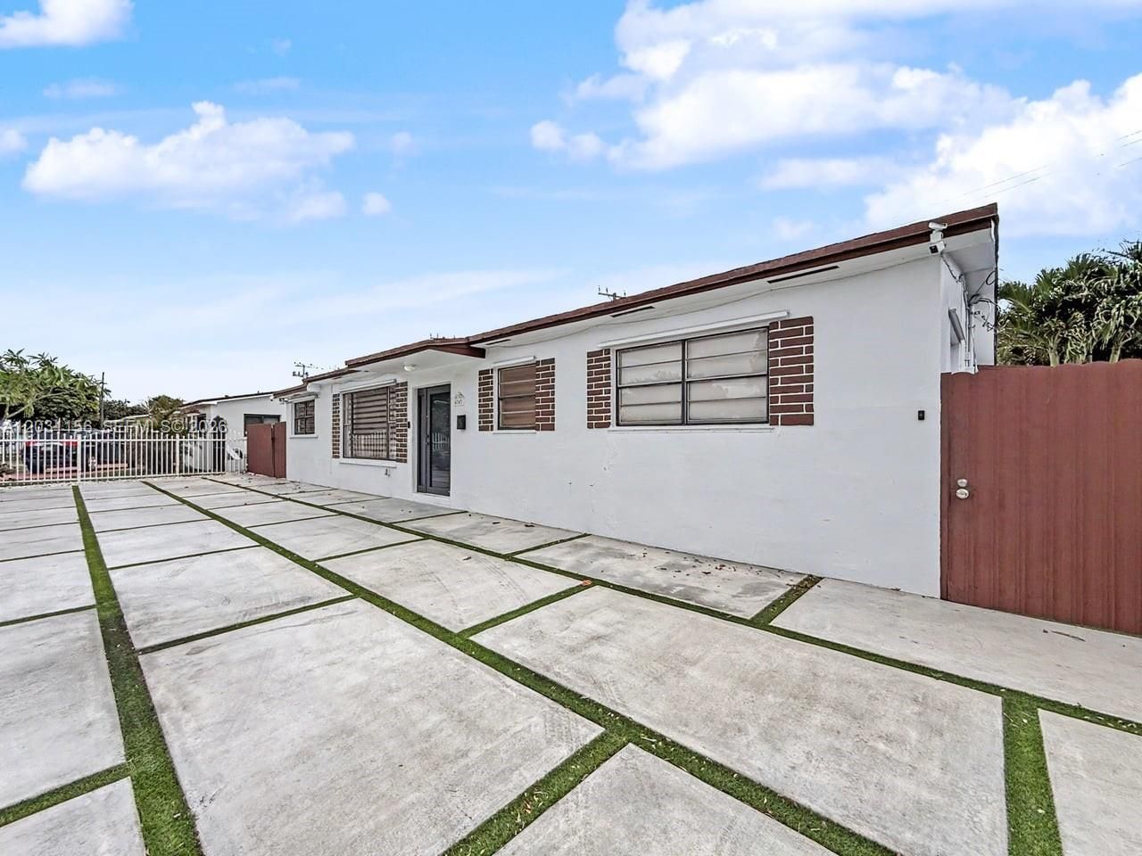 4265 W 8th Ave , Hialeah, FL 33012 Photo