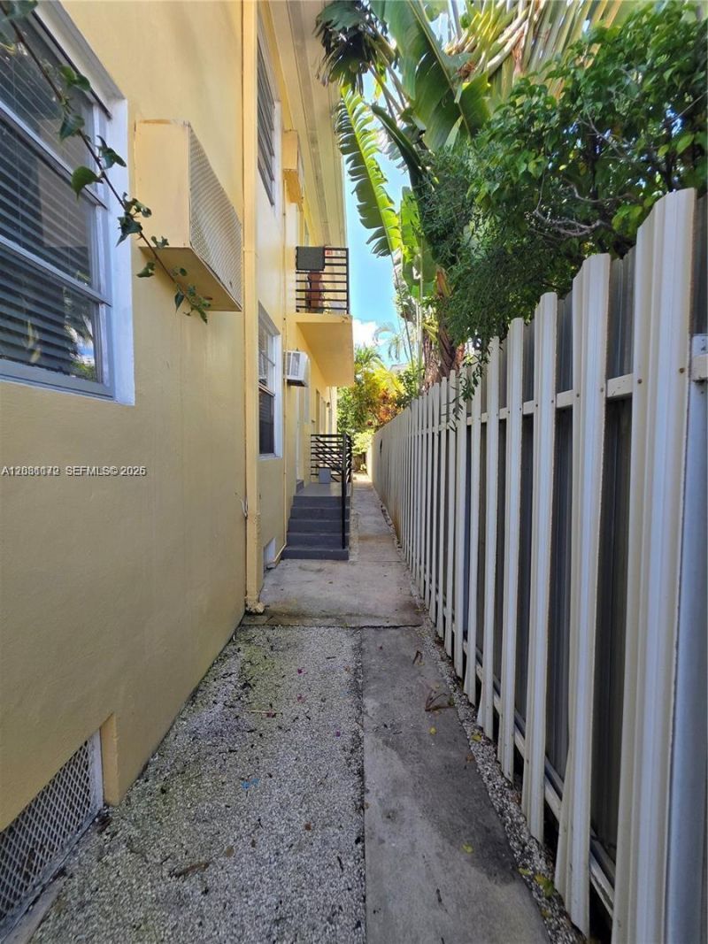 8024 Harding Ave , Unit 1, Miami Beach, FL 33141 Photo