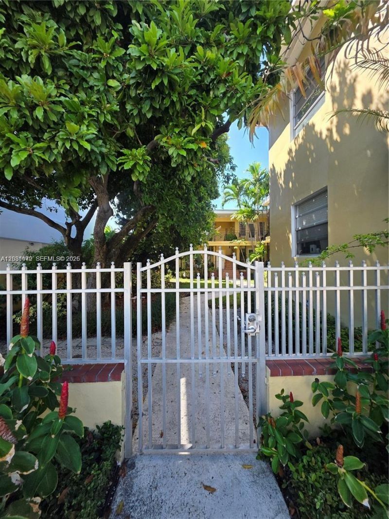 8024 Harding Ave , Unit 1, Miami Beach, FL 33141 Photo