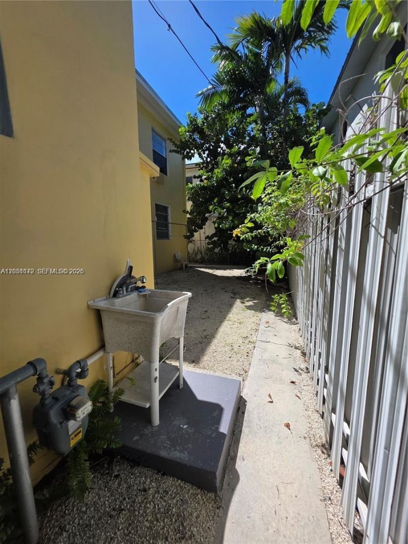 8024 Harding Ave , Unit 1, Miami Beach, FL 33141 Photo