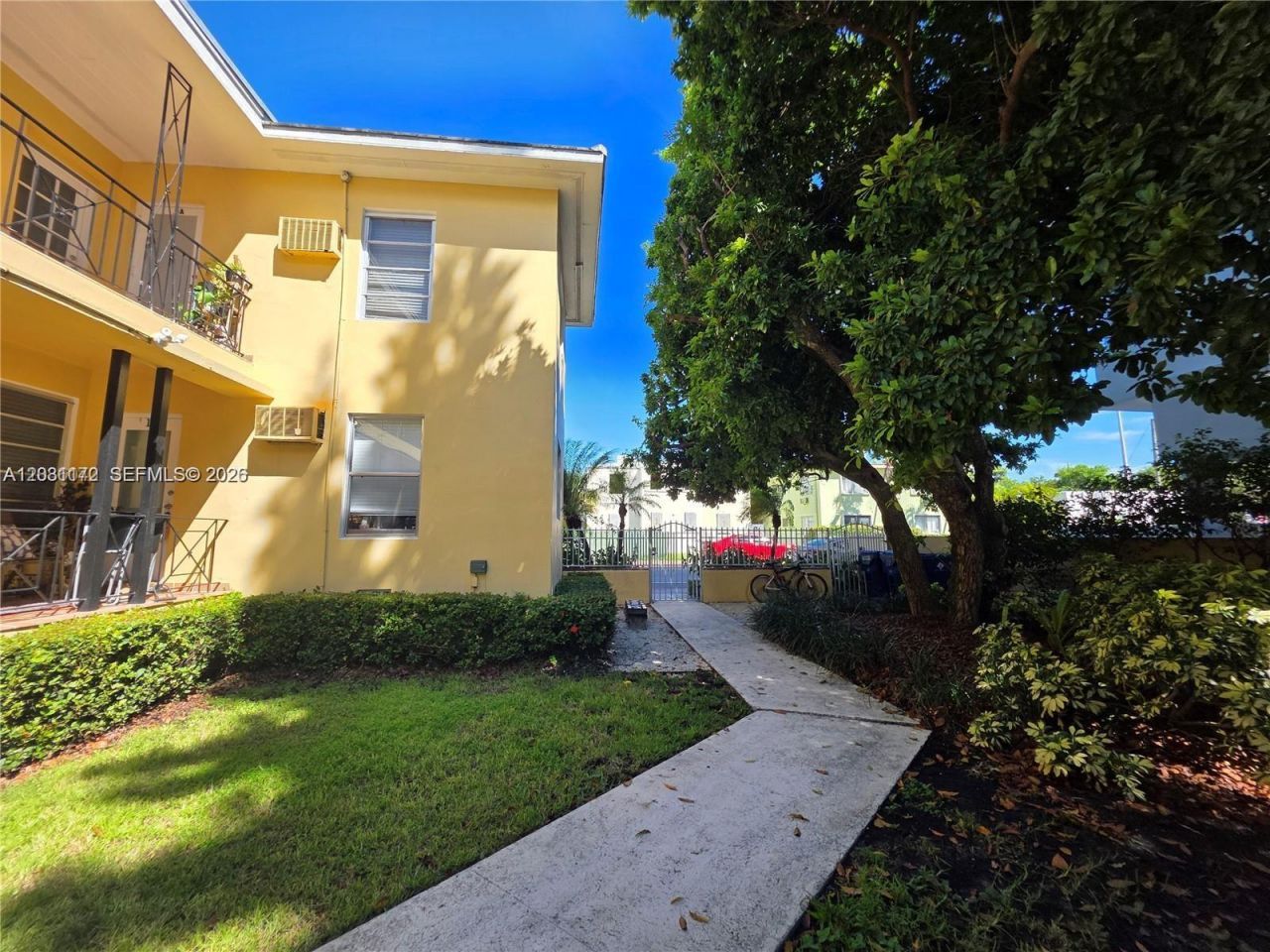 8024 Harding Ave , Unit 1, Miami Beach, FL 33141 Photo