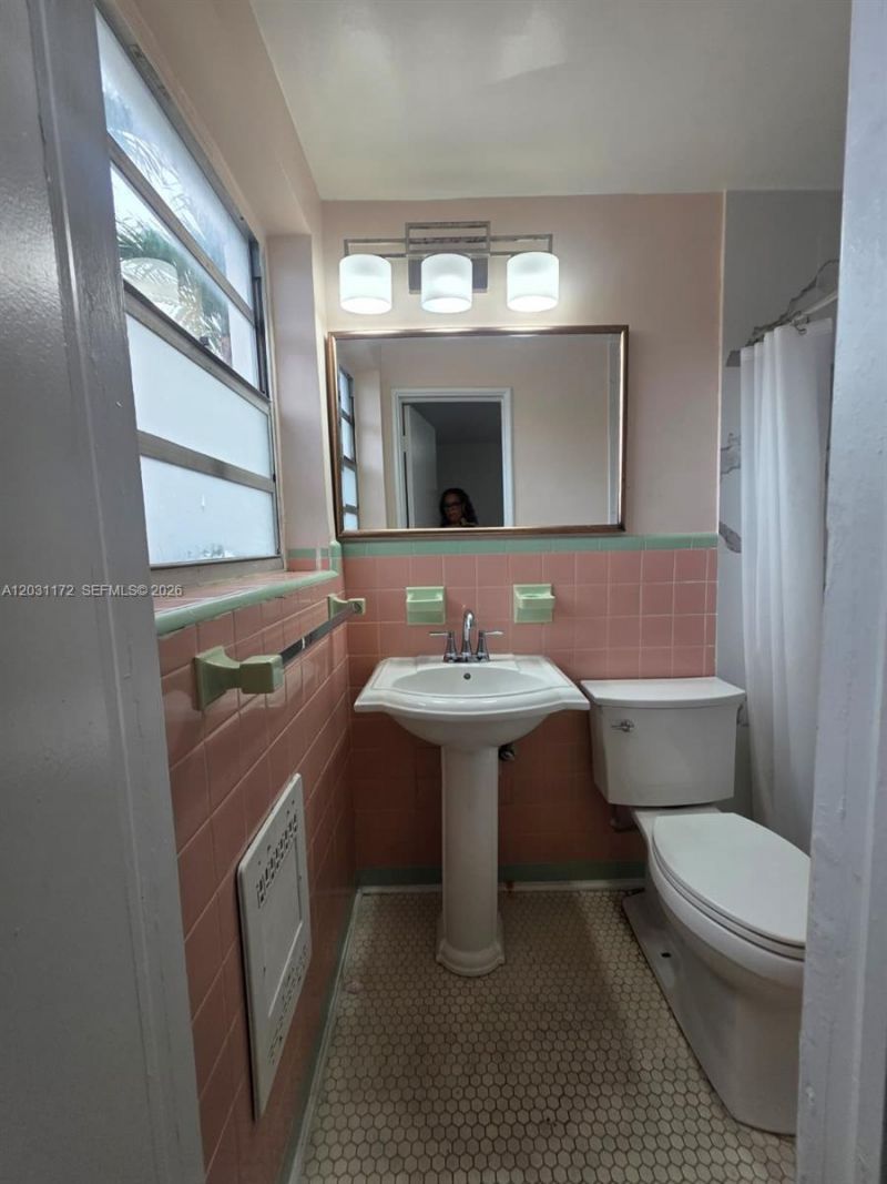 8024 Harding Ave , Unit 1, Miami Beach, FL 33141 Photo