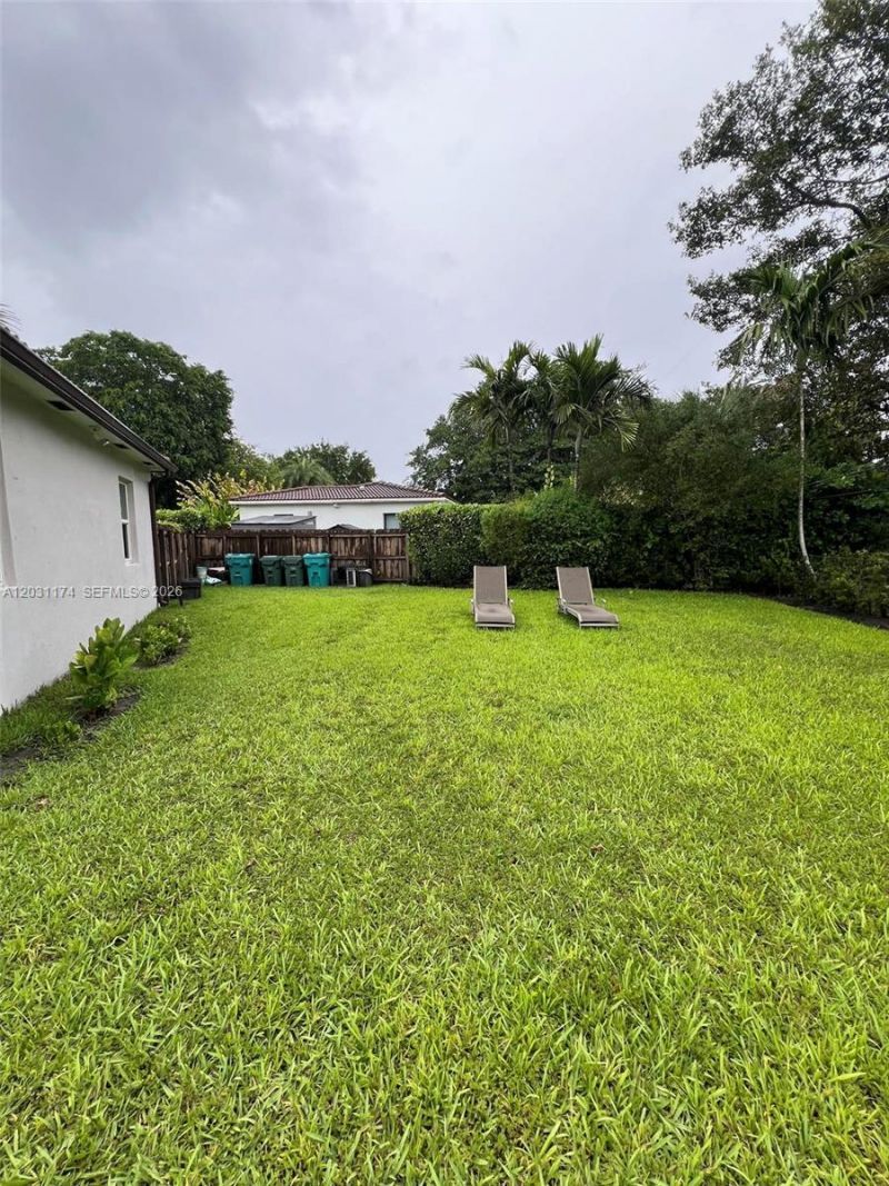 920 NE 108th St , Biscayne Park, FL 33161 Photo