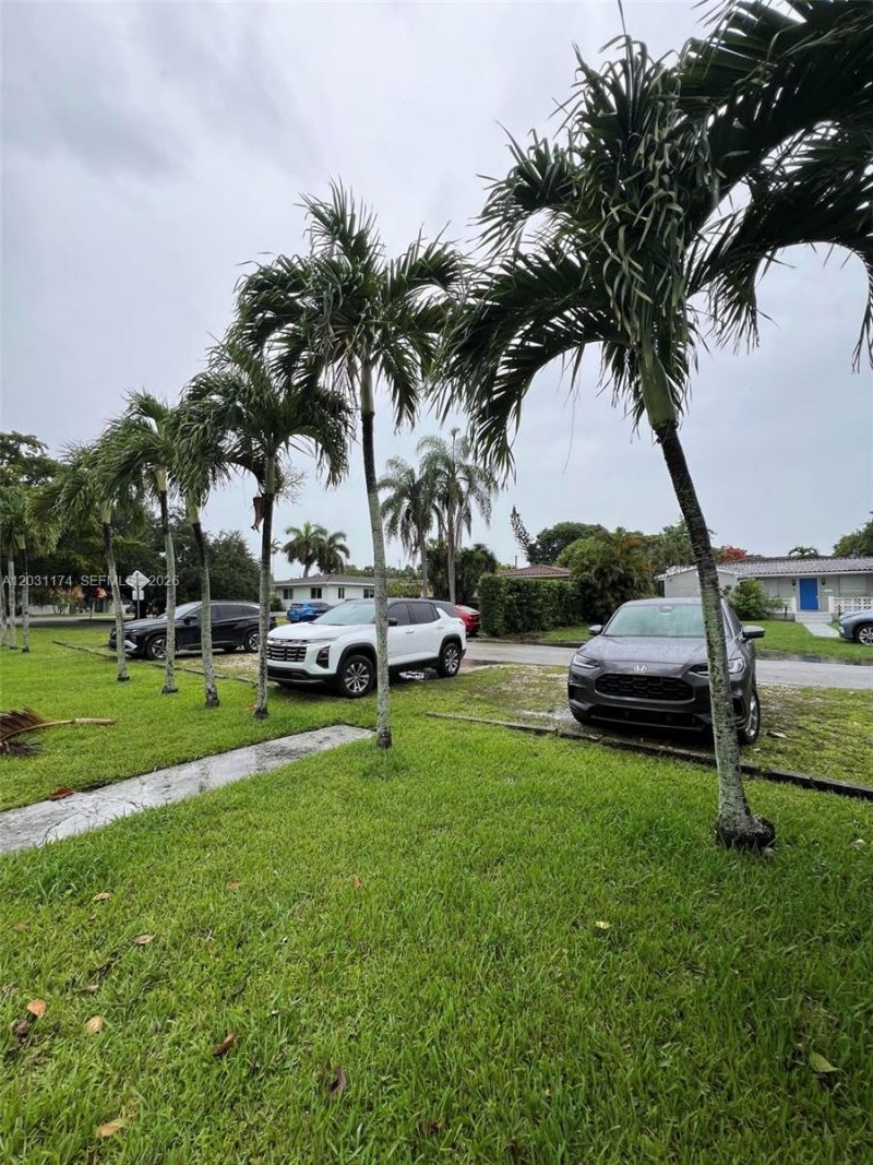 920 NE 108th St , Biscayne Park, FL 33161 Photo