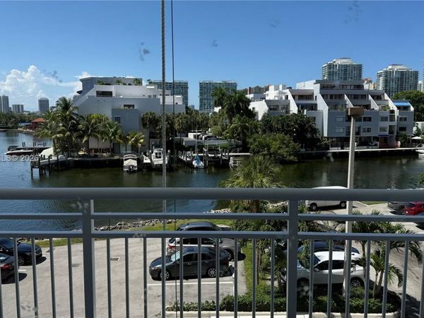 400 Kings Point Dr, Unit 316, Sunny Isles Beach, FL 33160