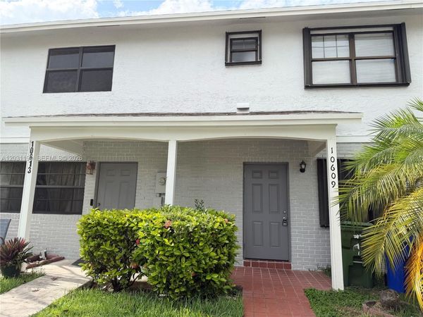 10609 NW 8th St , Pembroke Pines, FL 33026