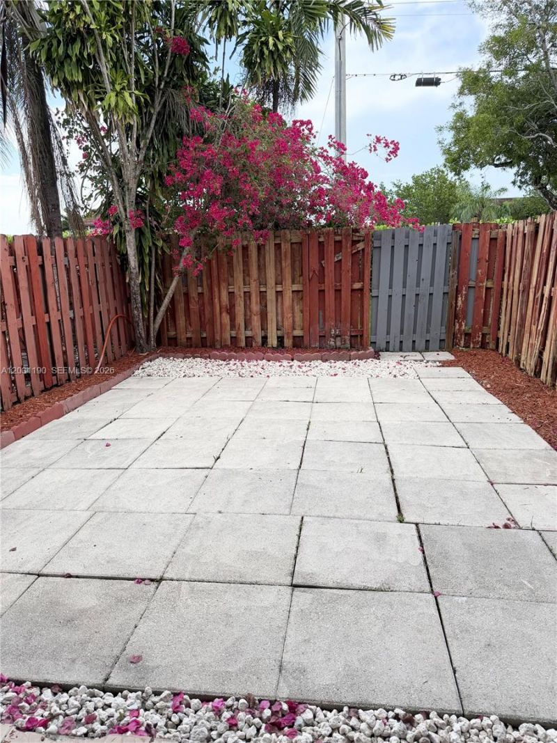 10609 NW 8th St , Pembroke Pines, FL 33026 Photo