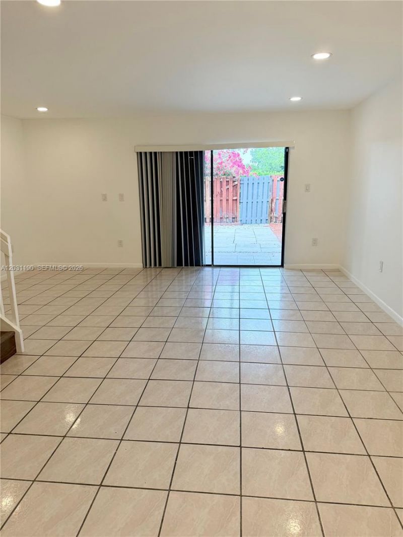 10609 NW 8th St , Pembroke Pines, FL 33026 Photo