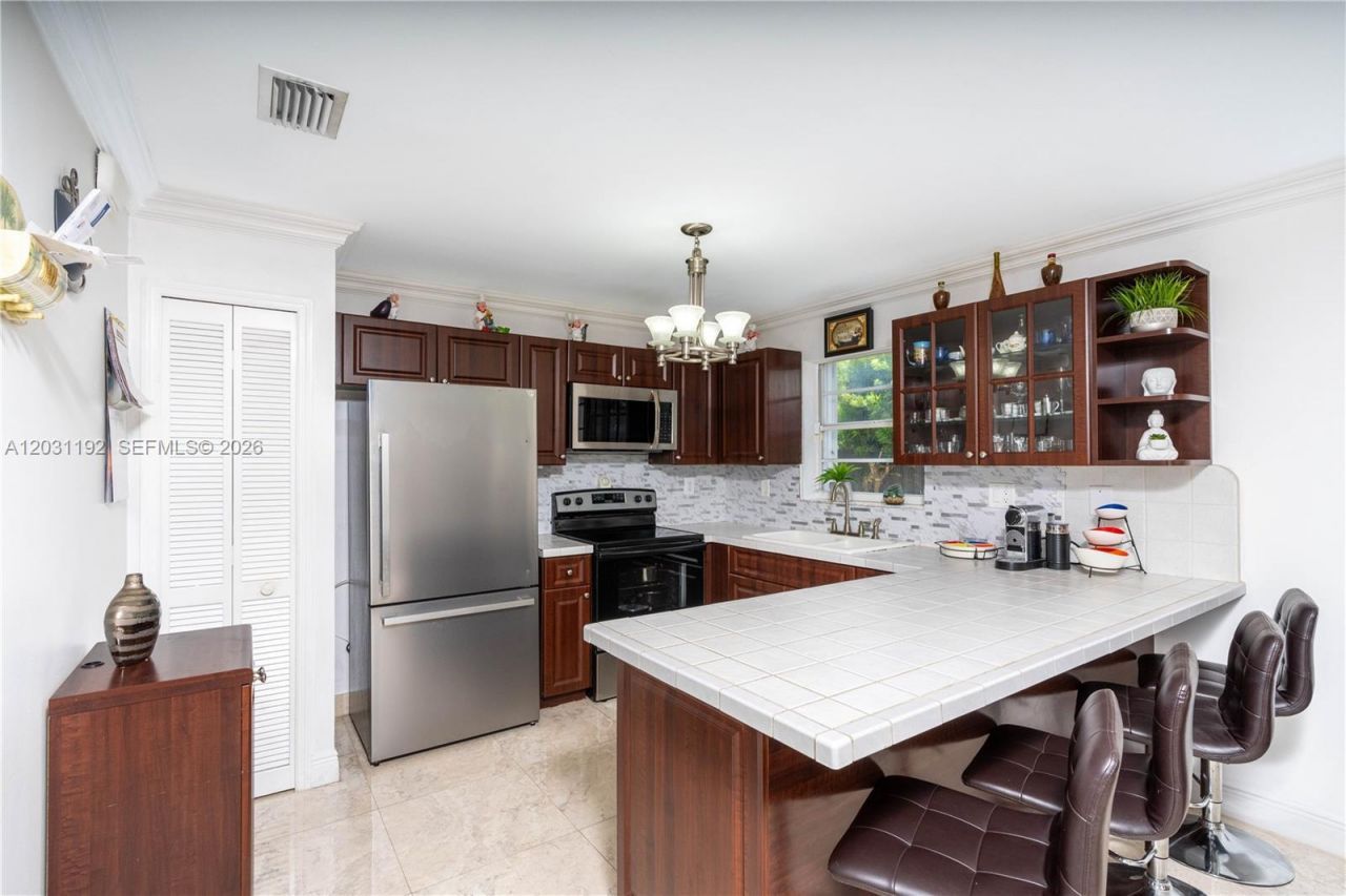 1084 SW 142nd Pl , Miami, FL 33184 Photo