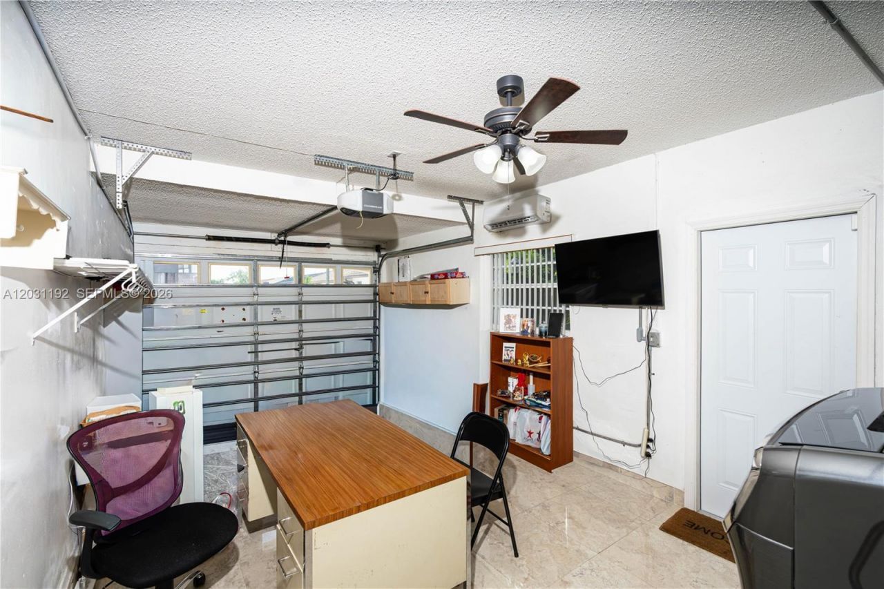 1084 SW 142nd Pl , Miami, FL 33184 Photo