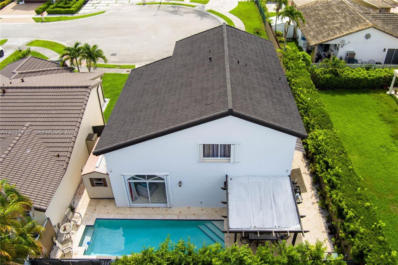 1084 SW 142nd Pl , Miami, FL 33184 Photo