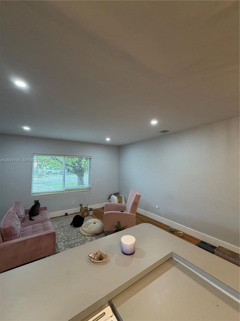 1155 NE 111th St , Unit E, Miami, FL 33161 Photo