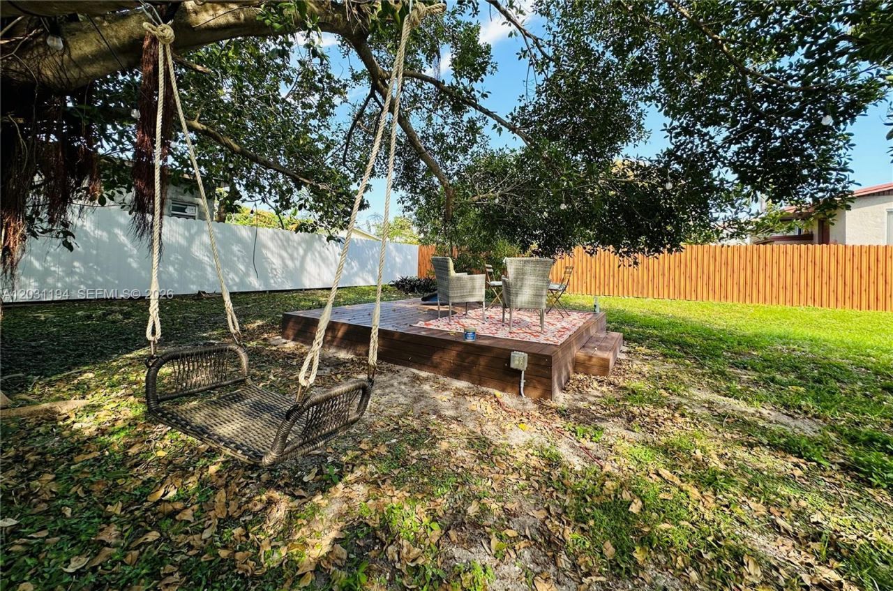 1155 NE 111th St , Unit E, Miami, FL 33161 Photo