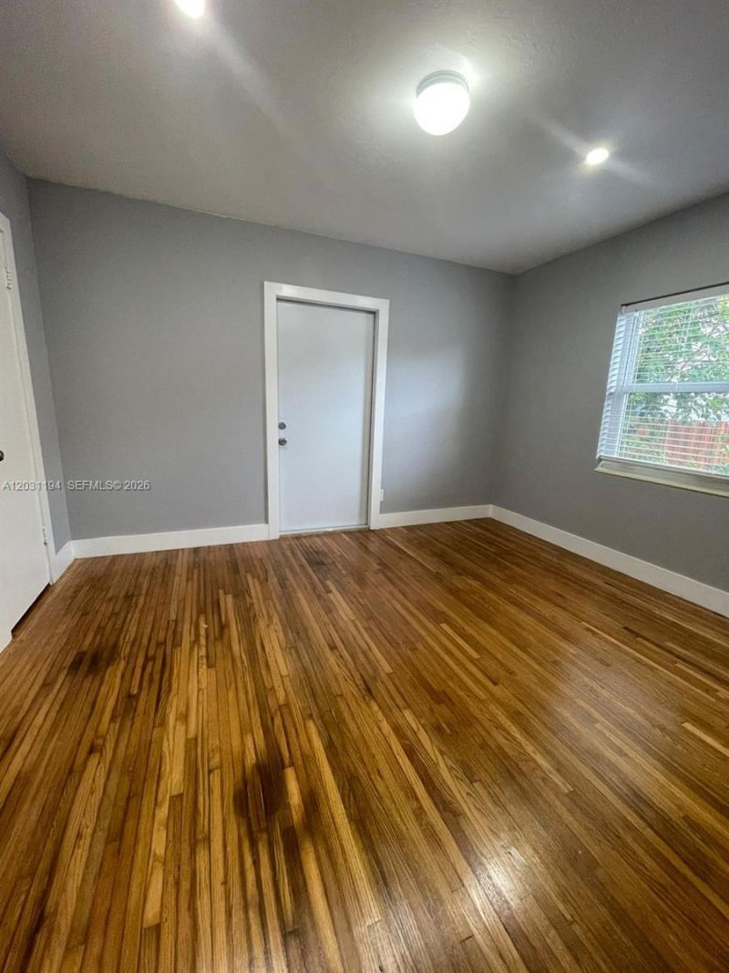 1155 NE 111th St, Unit E, Miami, FL 33161 Photo