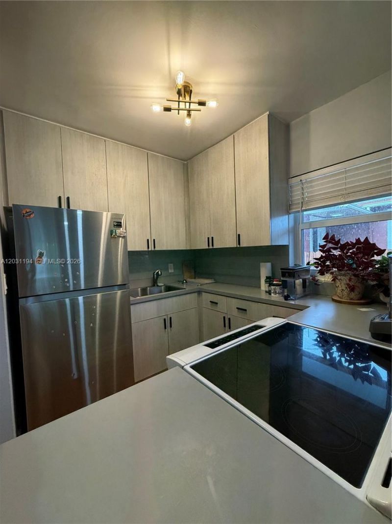 1155 NE 111th St , Unit E, Miami, FL 33161 Photo