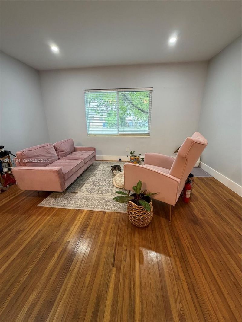 1155 NE 111th St , Unit E, Miami, FL 33161 Photo