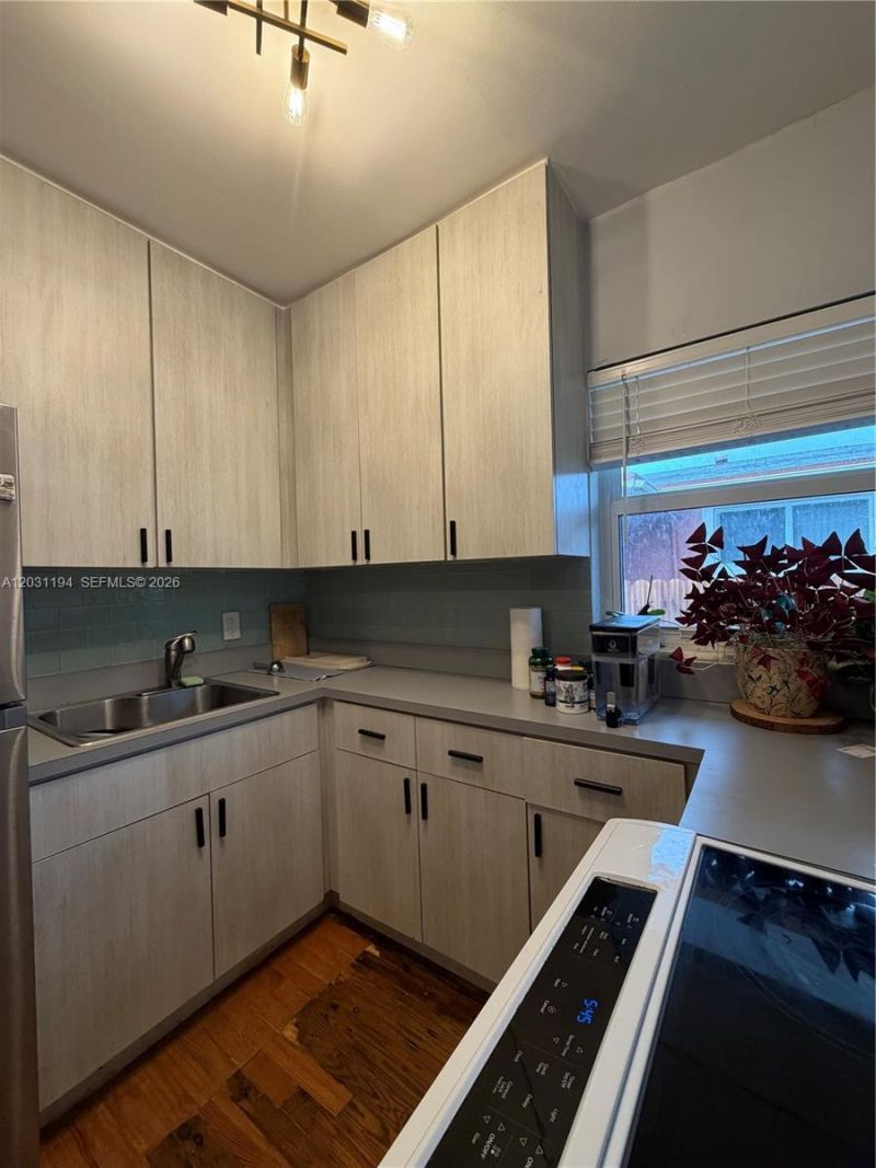 1155 NE 111th St , Unit E, Miami, FL 33161 Photo