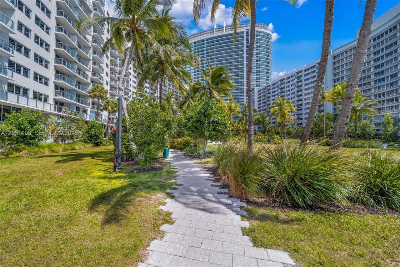 1500 Bay Rd, Unit 718S, Miami Beach, FL 33139 Photo