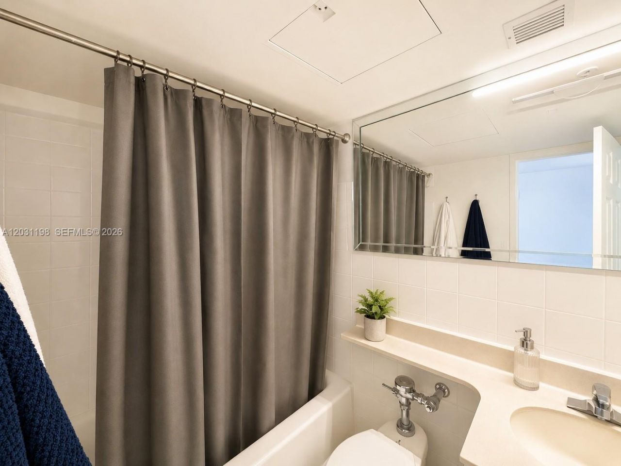 1500 Bay Rd , Unit 718S, Miami Beach, FL 33139 Photo